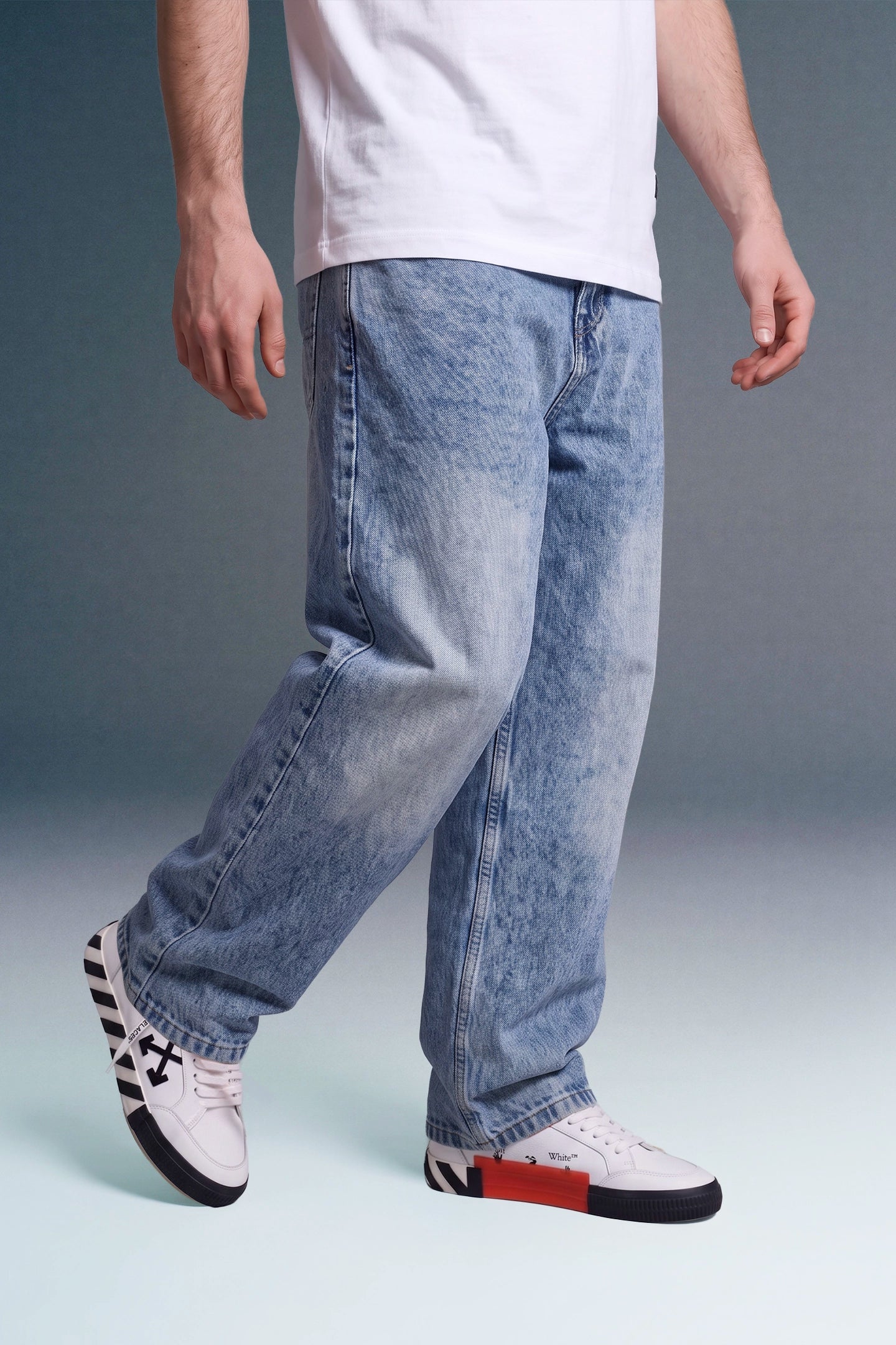 Light Wash Indigo Baggy Fit Jeans