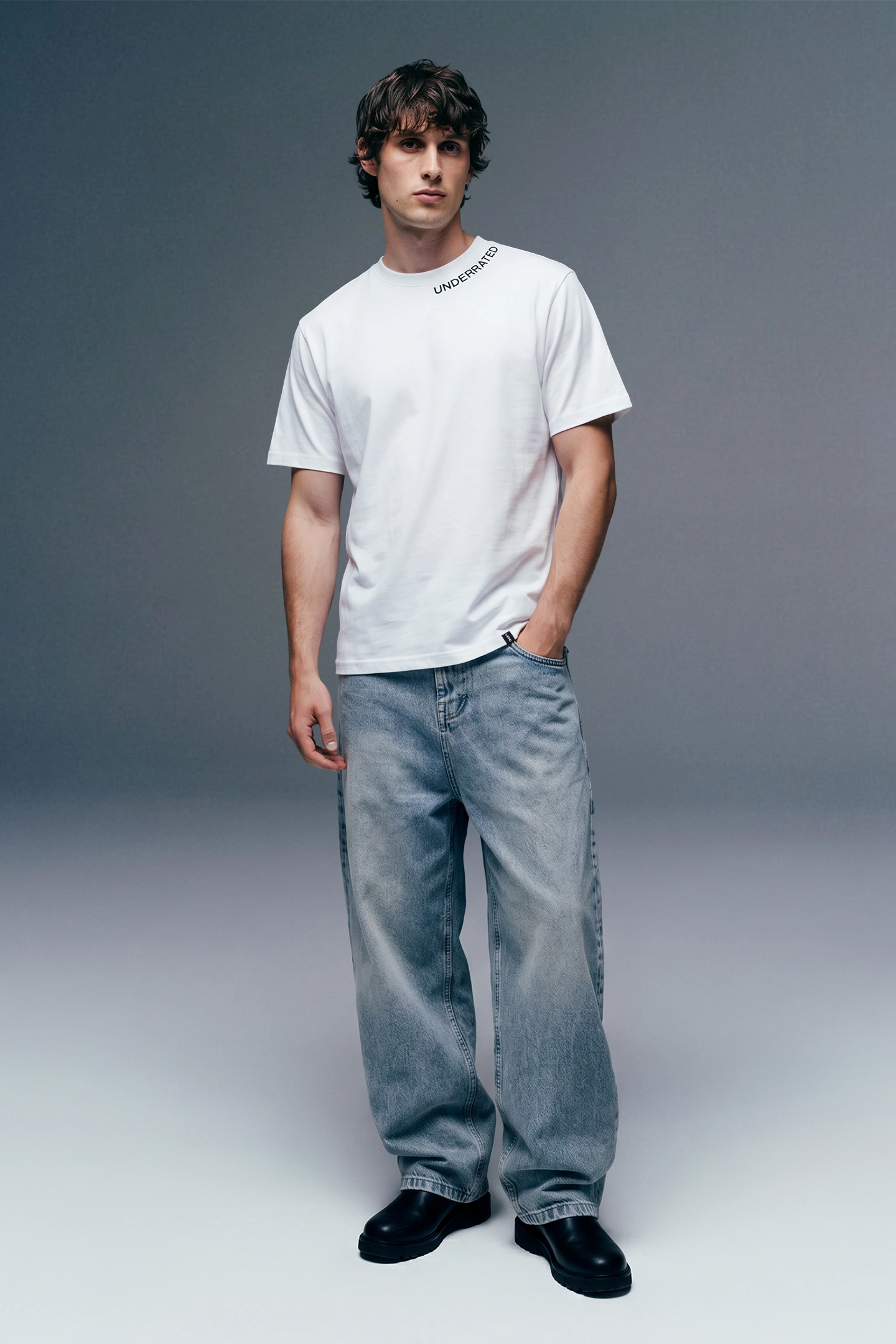 Underrated Curve White Regular Fit T-shirt