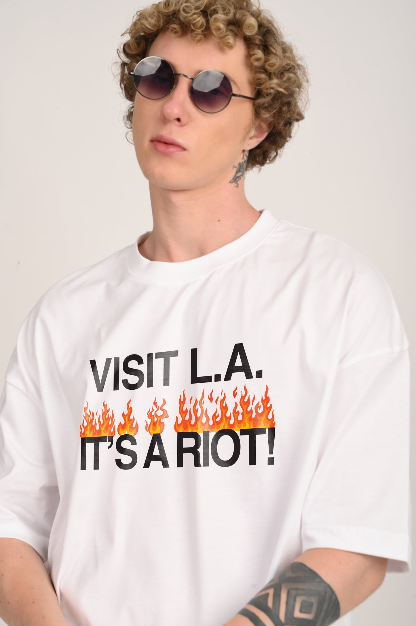 Visit LA White Baggy Fit T-Shirt Men Pic 2